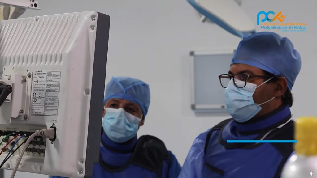 مصحة القلعة تحقق السبق وتواصل الريادة بتوفير آليات جراحية من الجيل الجديد، حيث تم تجهيز مصلحة الجهاز الهضمي بالمصحة بتقنيات حديثة متعلقة بالجراحة المنظارية